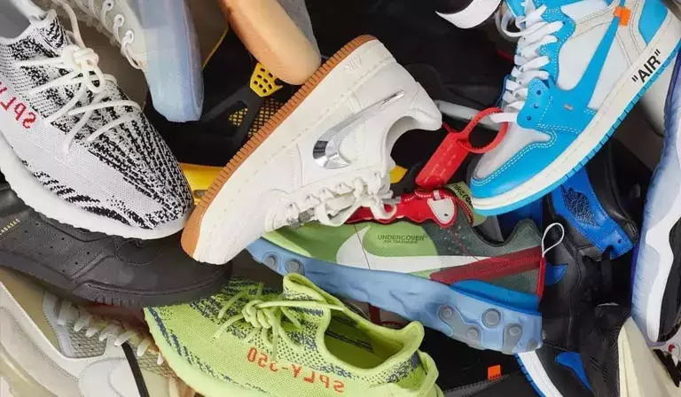 Exploración de zapatillas y ropa urbana
