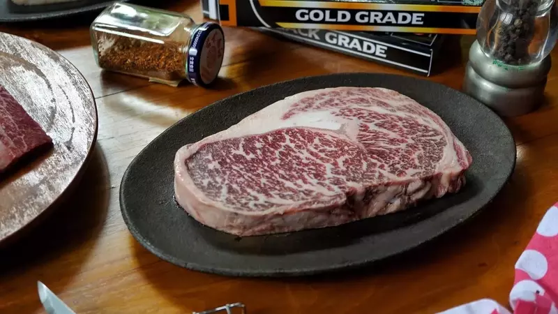 How to Create the Perfect Steak Night at Home 