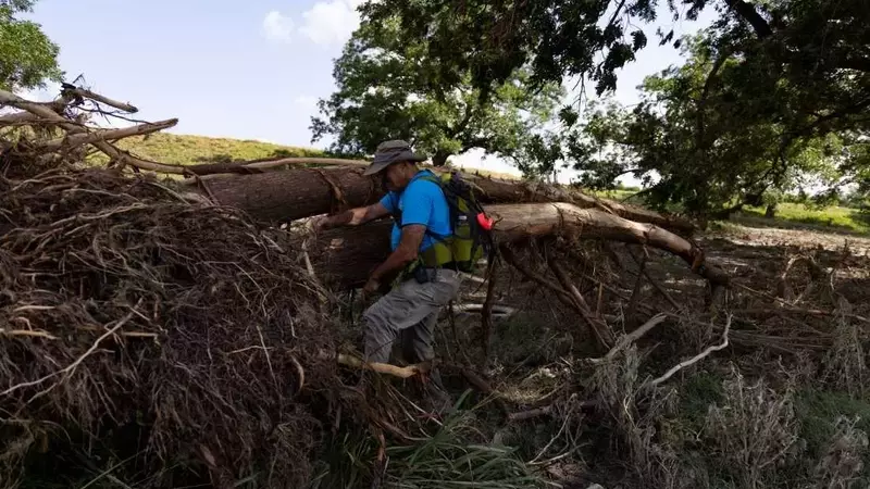 Cajun Navy Mobilizes for Texas Flood Recovery