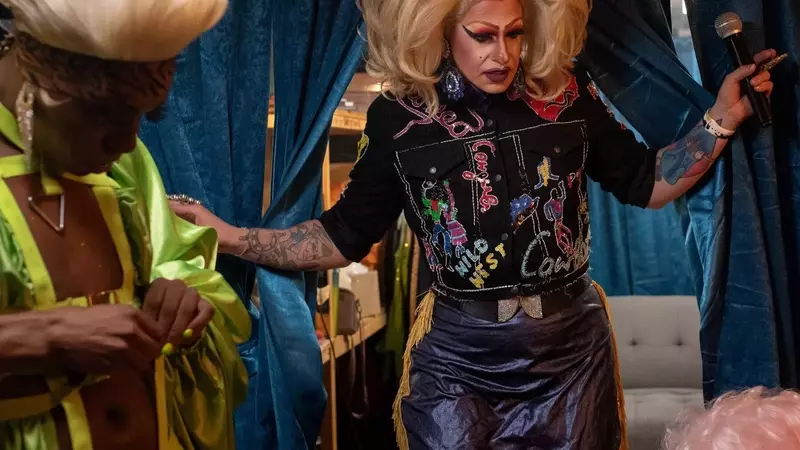 A Farewell to the Stage: The Last Performance of a Beloved Drag Queen