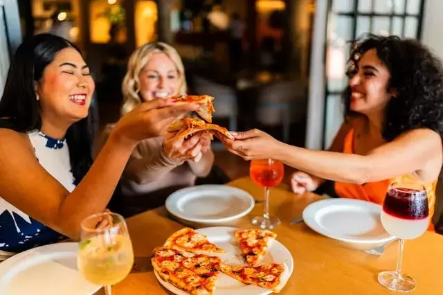Real Connections Beyond the Screen: A Reflection on Friendship in the Digital Age