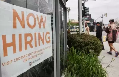 US Job Market Weakens Amidst Tariff Impacts