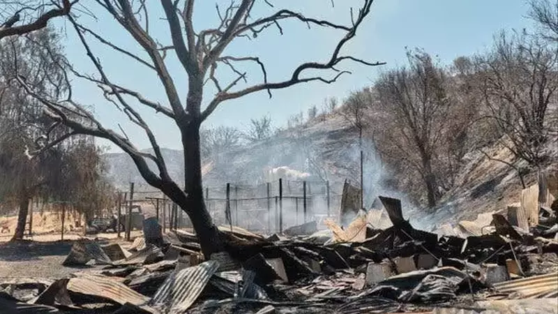 Southern California Battles Expanding Wildfire, Forcing Evacuations