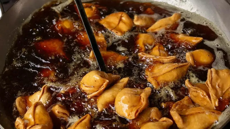Samosas Under Scrutiny: India's Beloved Snack Sparks Health Debate