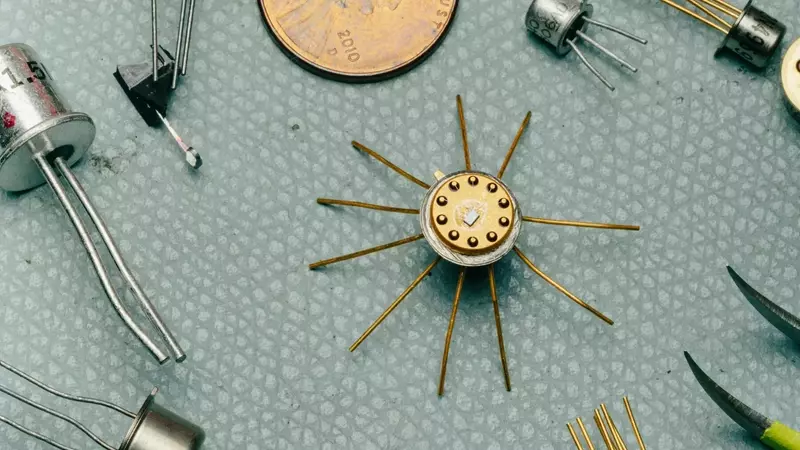 Unearthing Hidden Artistry Within Microchips: The World of Silicon Doodles
