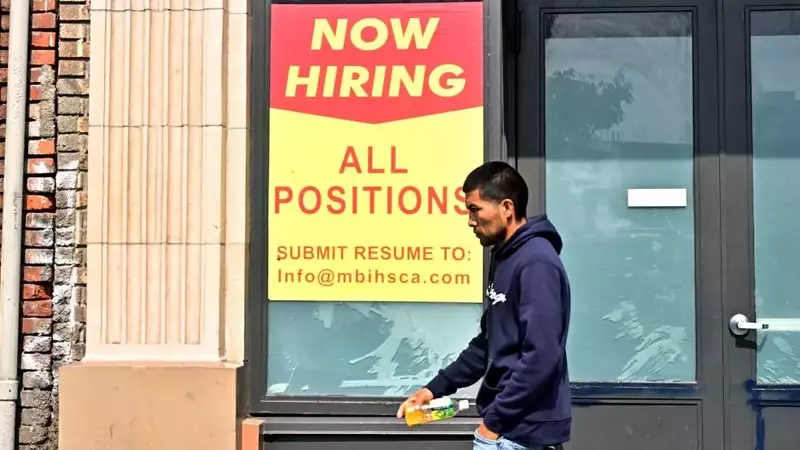 US Job Market Falters: August Sees Minimal Growth and Rising Unemployment