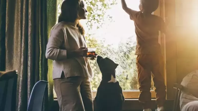 The Mystery of Early Risers: Do Children Sense Their Parents' Awakening?