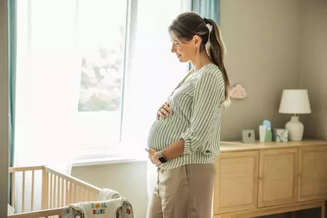 Expectant Mother Seeks Maternity Leave Hobbies, Receives Overwhelmingly Amusing and Candid Responses