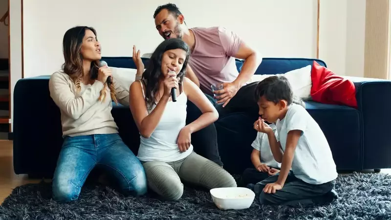 Unleash Your Inner Pop Star: A Review of the “Grab The Mic” Karaoke Board Game