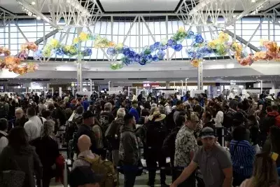 Government Shutdown Looms Over Thanksgiving Travel Plans