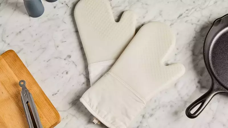 The Ultimate Mother's Day Gift: OXO Silicone Oven Mitts