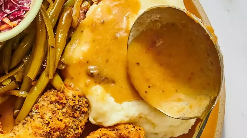 The Ultimate Guide to Stress-Free, Flavorful Gravy: Make Ahead and Enjoy Thanksgiving
