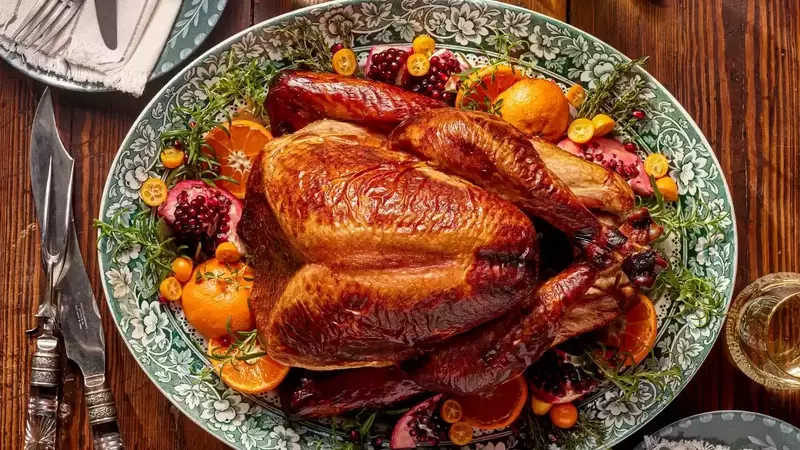 The Superior Method for Roasting a Juicy and Crispy Turkey