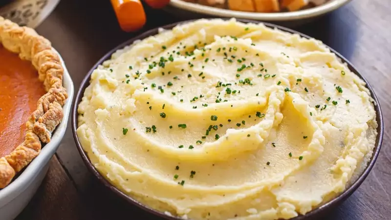 Mastering Fluffy Mashed Potatoes: A Make-Ahead Guide