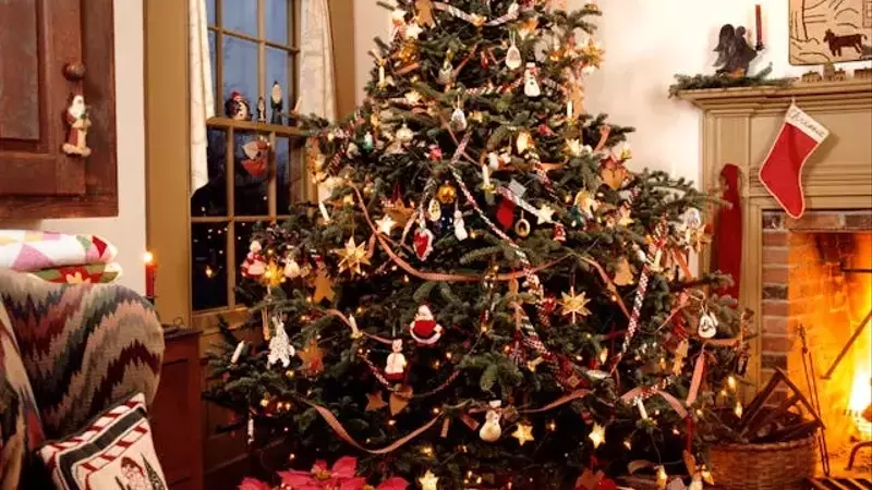 Nostalgic '90s Christmas Decor: A Guide to Festive Charm
