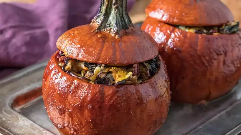 Feasting Without the Fowl: Vegetarian Thanksgiving Culinary Delights
