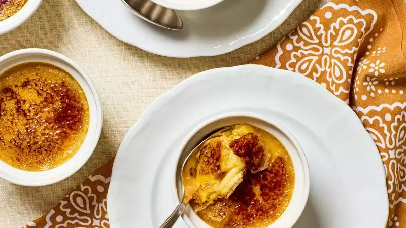 Velvety Pumpkin Crème Brûlée: A Simplified Holiday Dessert