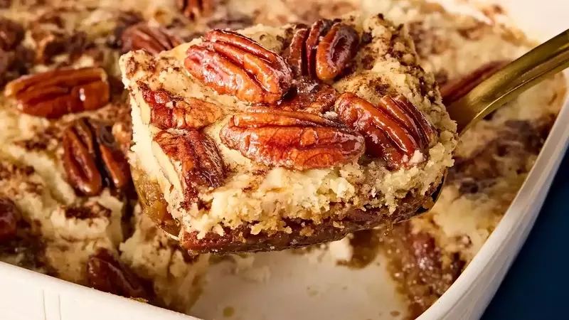 Effortless Pecan Pie Cake: A Simple Yet Indulgent Dessert