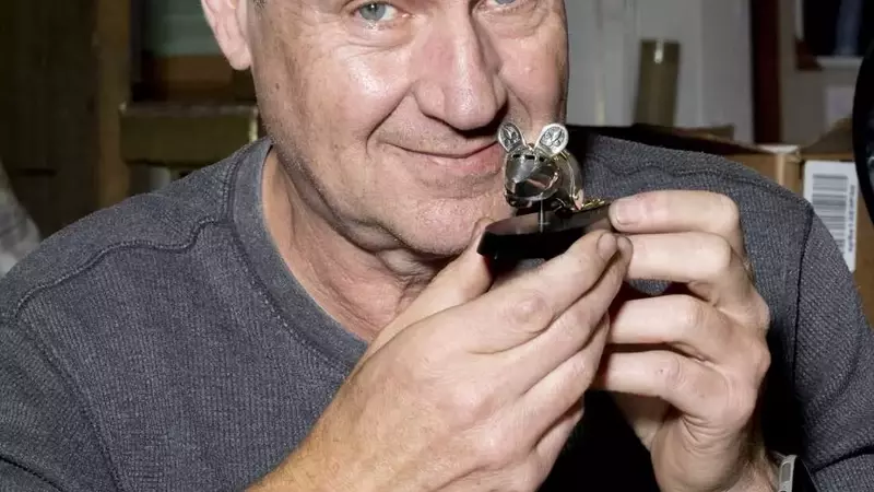 Jeff de Boer's Miniature Marvels: Crafting Intricate Armor for Mice