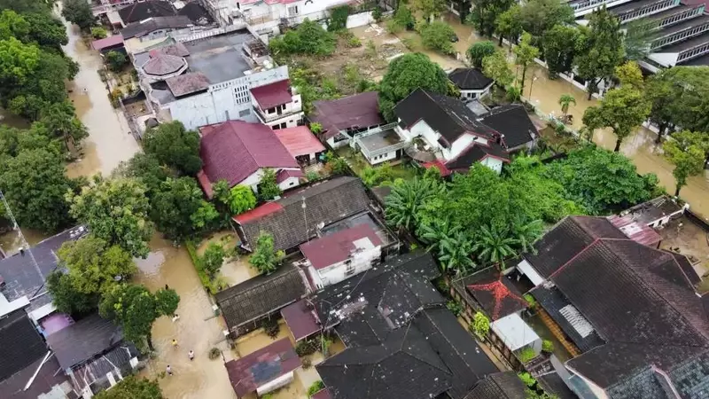 Devastating Floods and Landslides Claim 174 Lives in Sumatra, Indonesia