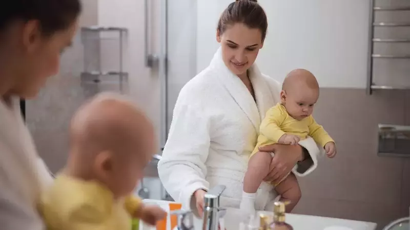 Essential Skincare Strategies for New Mothers