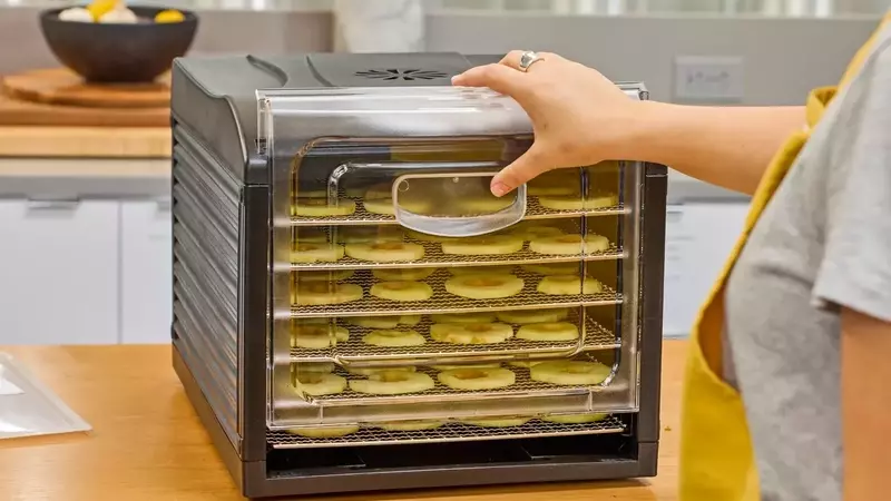 The Ultimate Guide to Food Dehydrators
