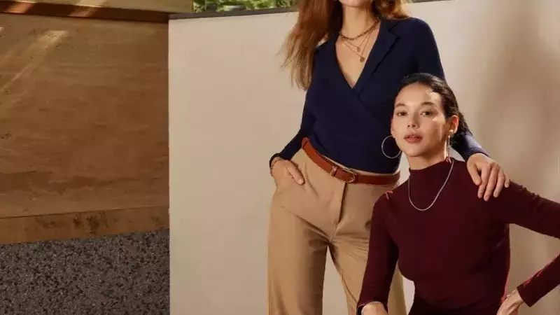Frost-Kissed Fashion: Warmth Wrapped in Winter Elegance