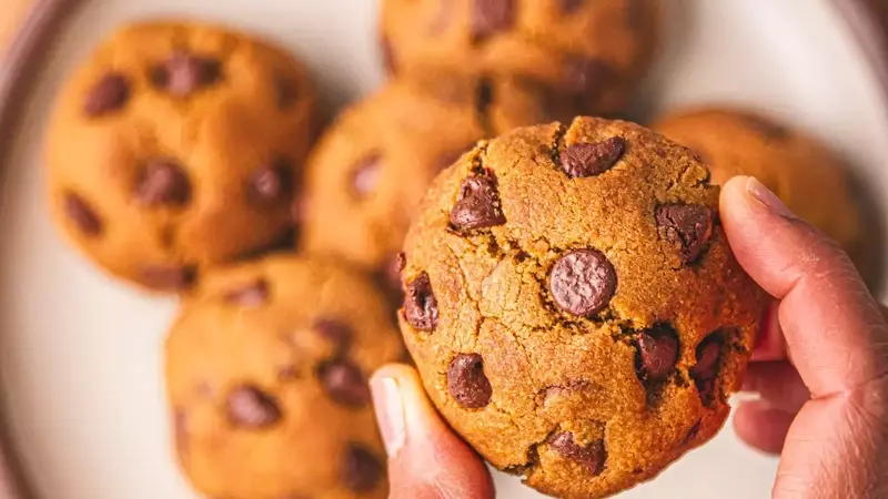Rapid Air Fryer Chocolate Chip Cookies for Two