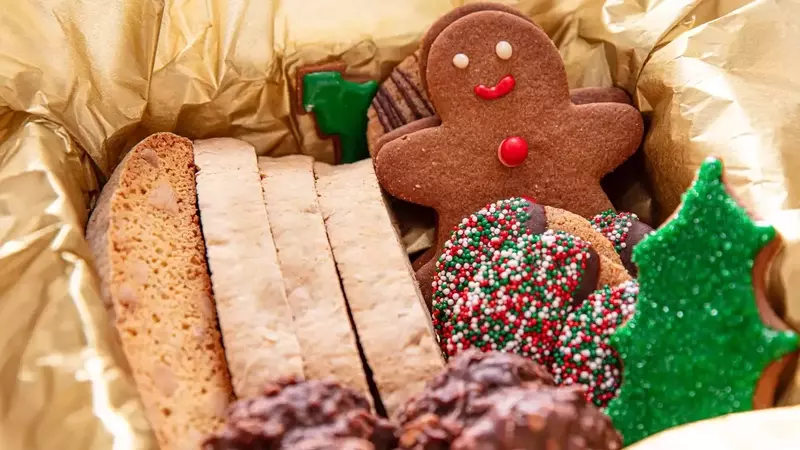 Mastering Holiday Cookie Platters for Extended Enjoyment