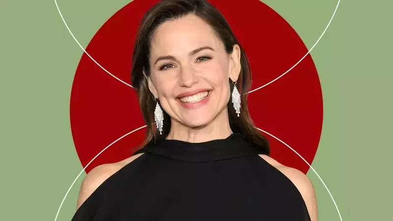 Jennifer Garner and Her Mother Share Their Beloved 'Cowboy Cookies' Recipe for the Holiday Season