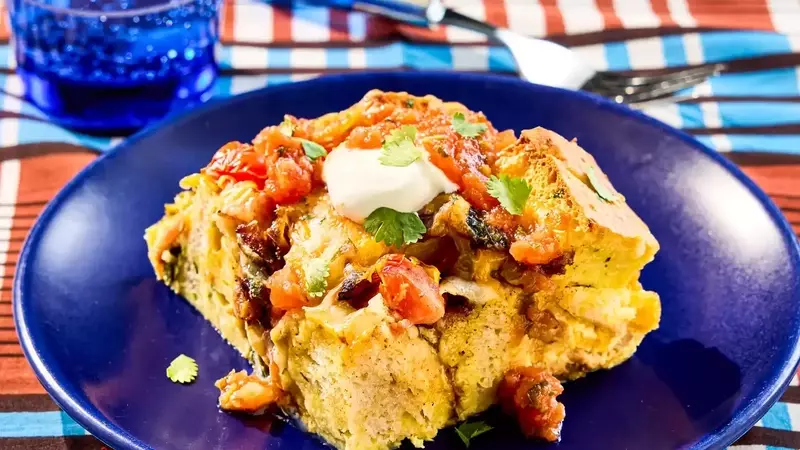 Southwest-Style Cheesy Breakfast Strata: A Hearty Make-Ahead Meal