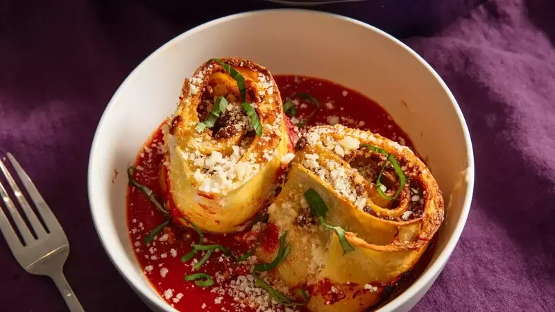 Bolognese Lasagna Rosettes: A Culinary Delight