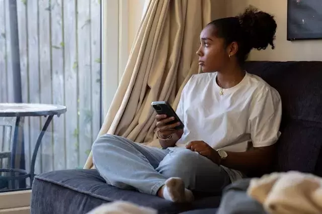 Teenagers' Daily Engagement with AI Chatbots on the Rise