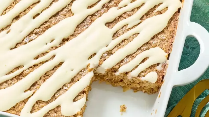 Gingerbread Baked Oats: A Cozy and Nourishing Breakfast Treat