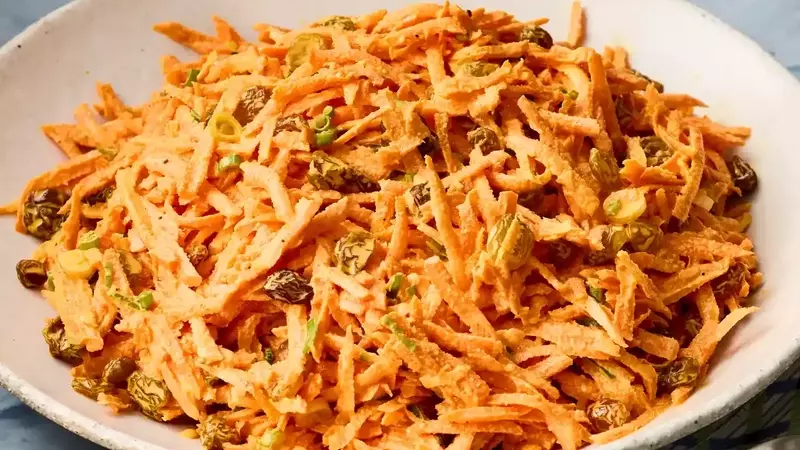 Creamy Carrot Salad: A Quick and Flavorful Side Dish