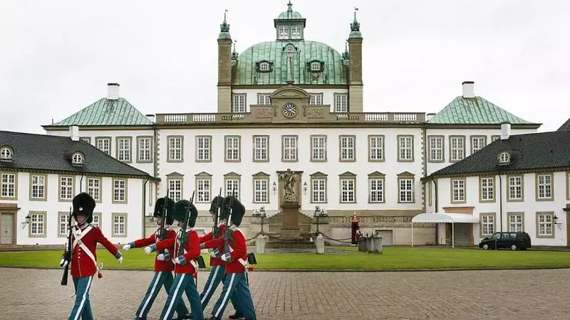 US Debates Emulating Denmark's Childhood Vaccination Approach Amidst Expert Skepticism