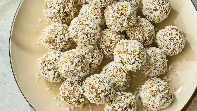 Zesty Lemon Energy Bites: A Wholesome & Sugar-Free Snack
