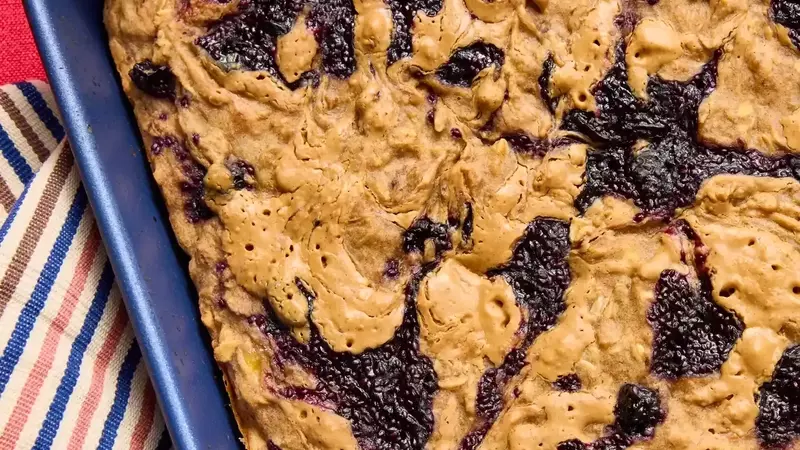 Nutrient-Rich Peanut Butter and Blueberry Oat Bars