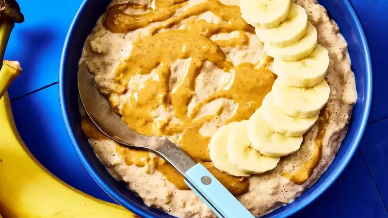 Nutrient-Rich Protein Oatmeal: A 15-Minute Breakfast Boost
