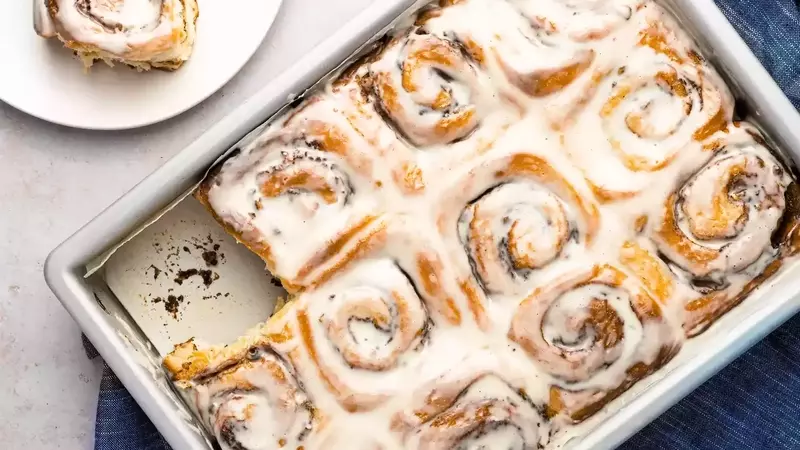 Achieve Perfect Dough Proofing with This Simple Cast Iron Skillet Trick
