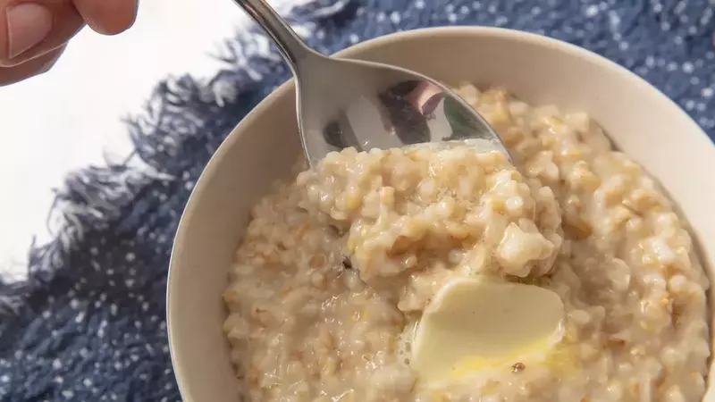 Mastering Oatmeal: Preventing Boil-Overs for a Perfect Breakfast