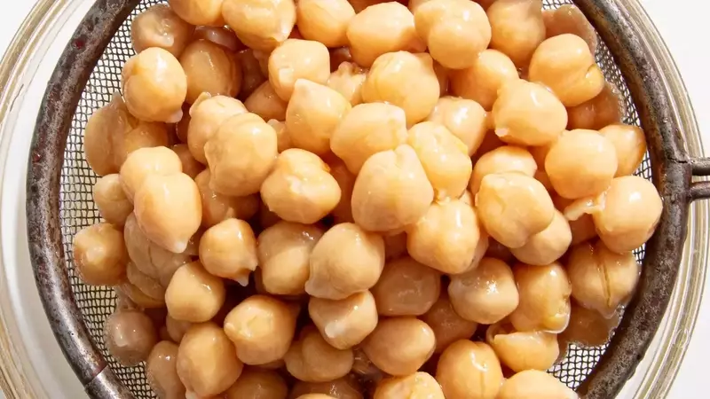 Achieving Ideal Tenderness: A Guide to Softening Canned Chickpeas and Other Beans