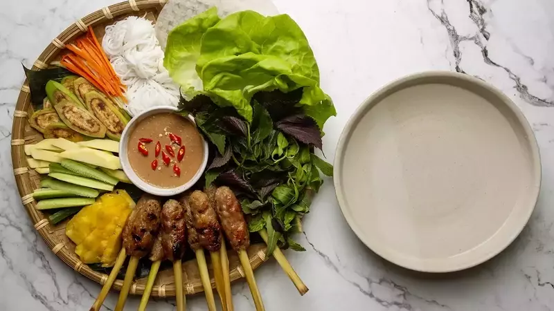 Exploring the Art of Vietnamese Rice Paper Rolls