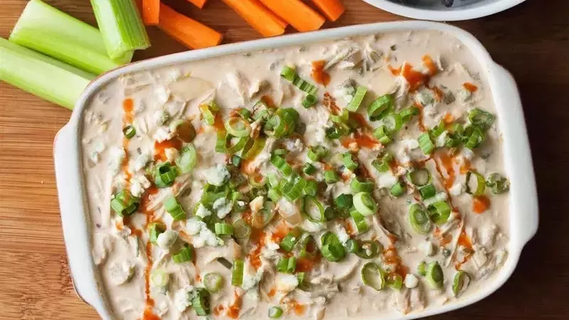 Effortless Buffalo Chicken Dip: A Game Day Essential