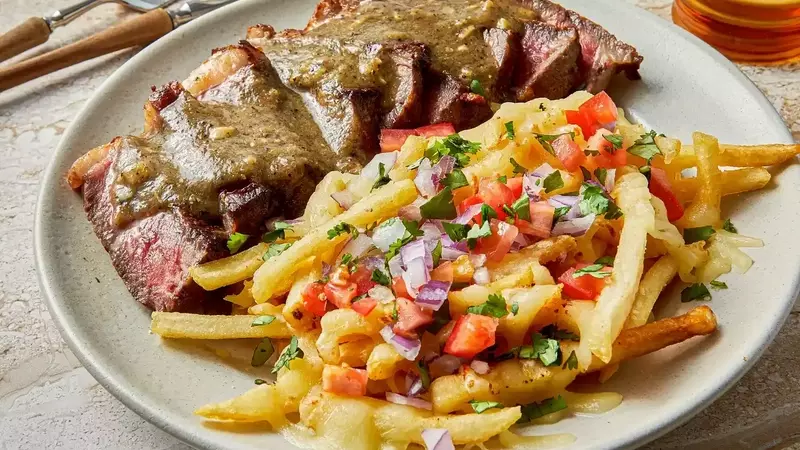 Carne Asada Fries: A Fusion Dish with a Flavorful Twist