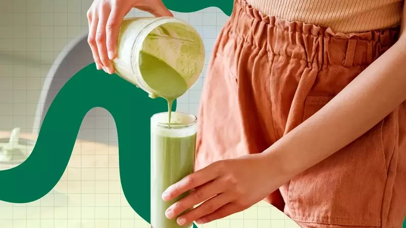 The Anti-Inflammatory High-Protein Breakfast Smoothie I Can't Stop Making