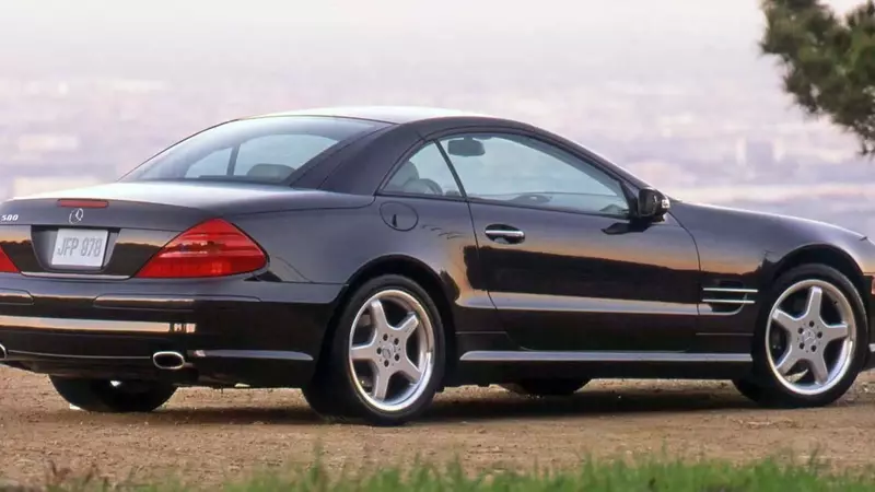 A Glimpse into the 2003 Mercedes-Benz SL500: A Blend of Elegance and Performance