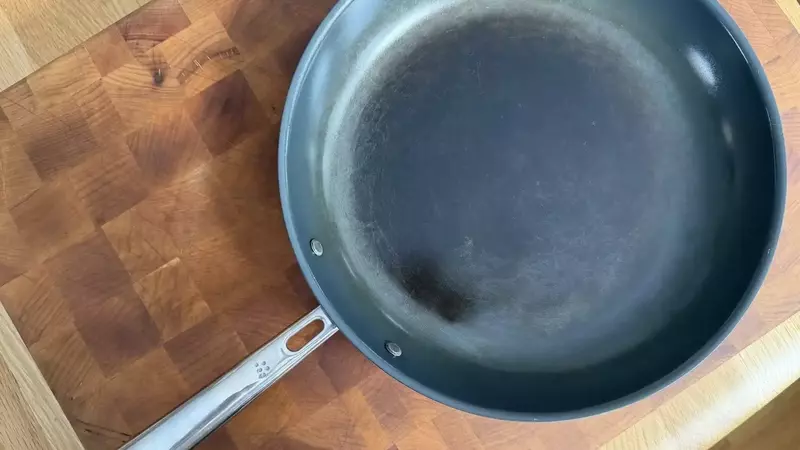 Misen Carbon Nonstick Pan: A Comprehensive Review