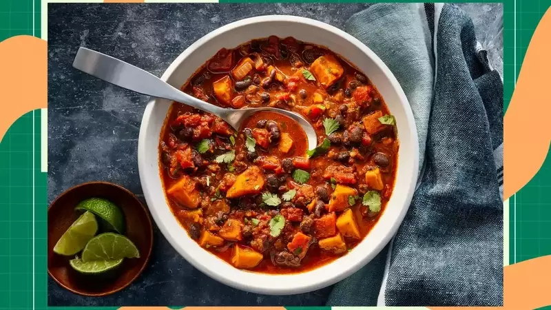 The Ultimate Anti-Inflammatory Sweet Potato & Black Bean Chili for Winter Comfort