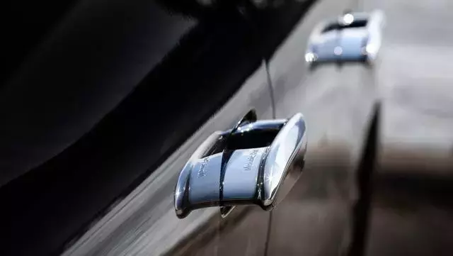 China's New Car Safety Rule: Out with Hidden Door Handles